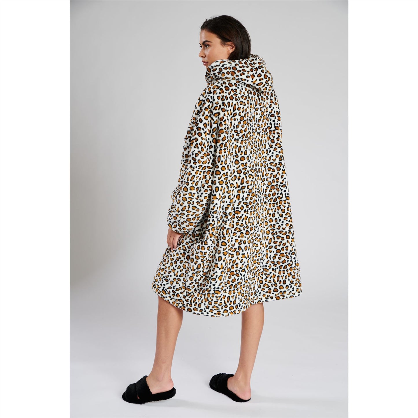 Loungeable Womens Sherpa Lined Fleece Poncho - Leopard