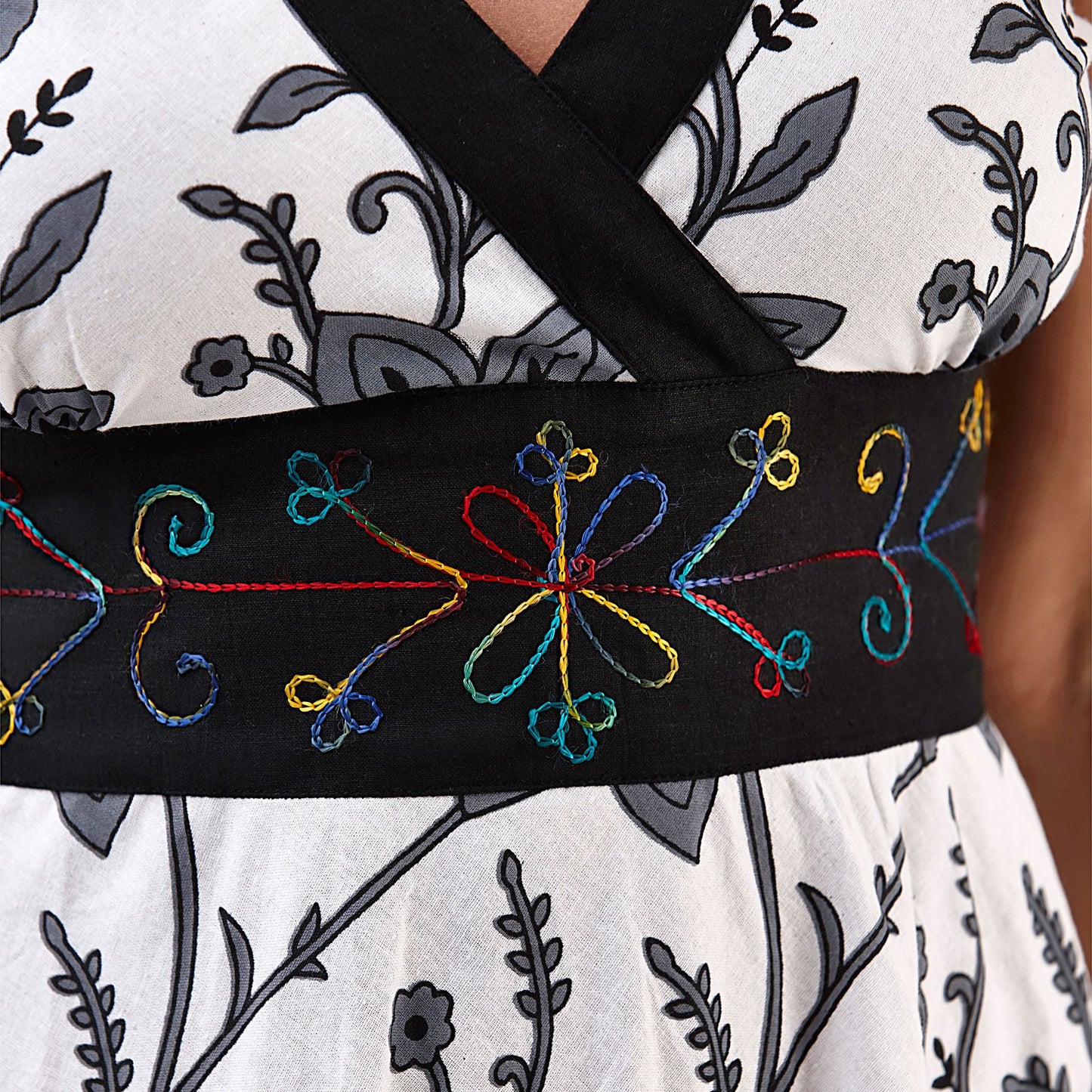 Pistachio Patterned Crossover Dress - Black