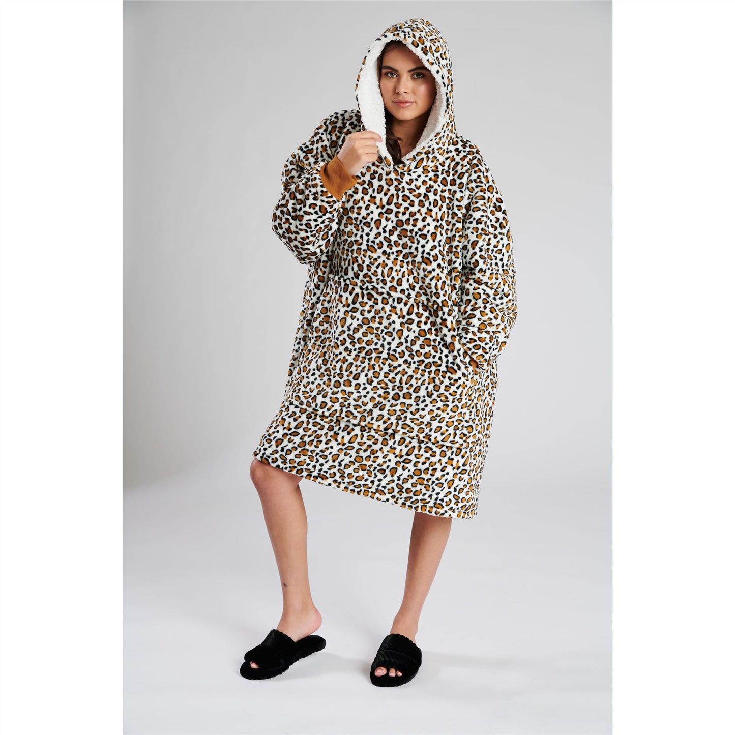 Loungeable Womens Sherpa Lined Fleece Poncho - Leopard