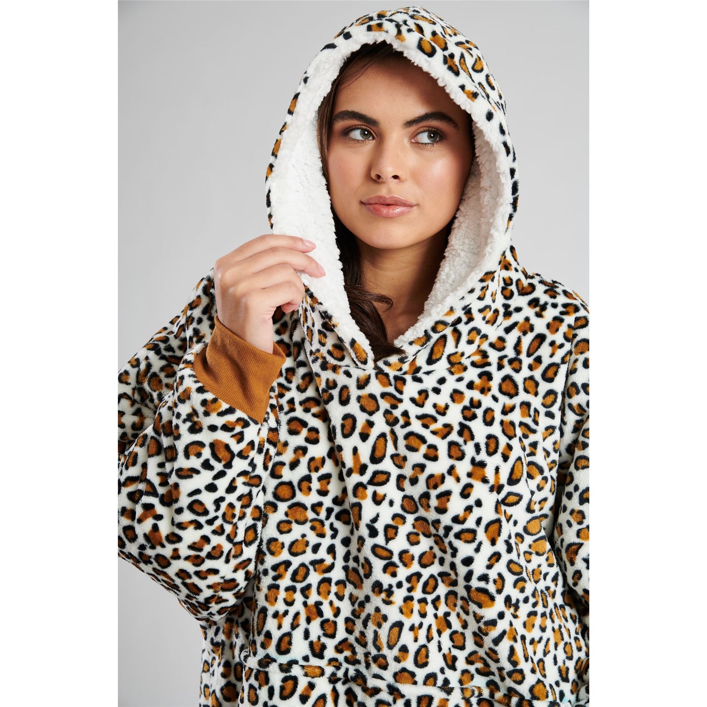 Loungeable Womens Sherpa Lined Fleece Poncho - Leopard